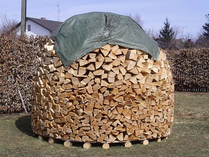 Eine Holzmiete wird regional auch als Finne oder Holzfinne bezeichnet